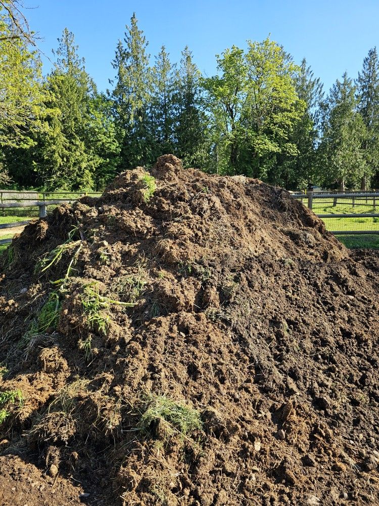 FREE HORSE MANURE/FERTILIZER