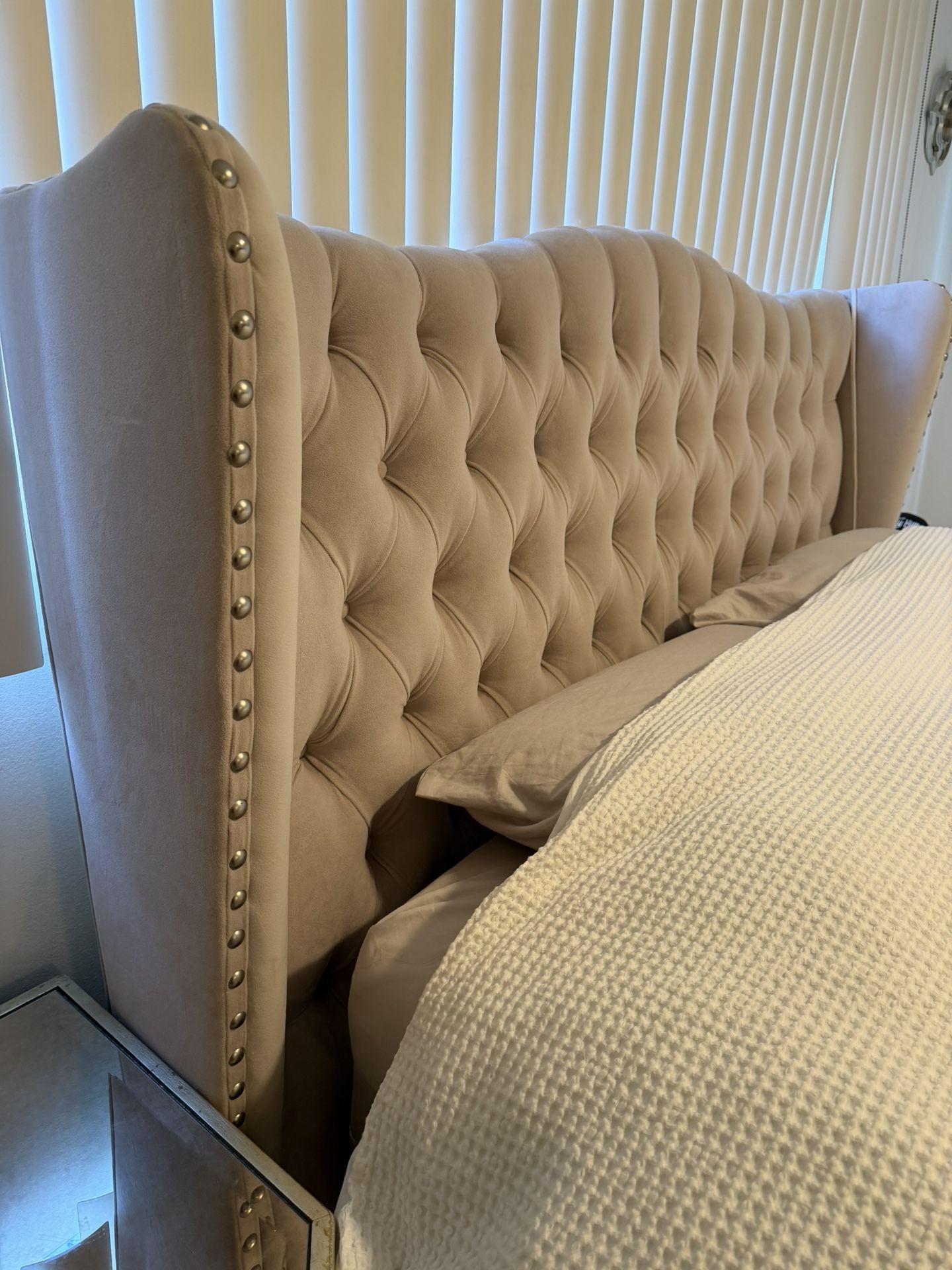 Z Gallerie Jameson Queen Bed (Luxury Upholstered Bed)