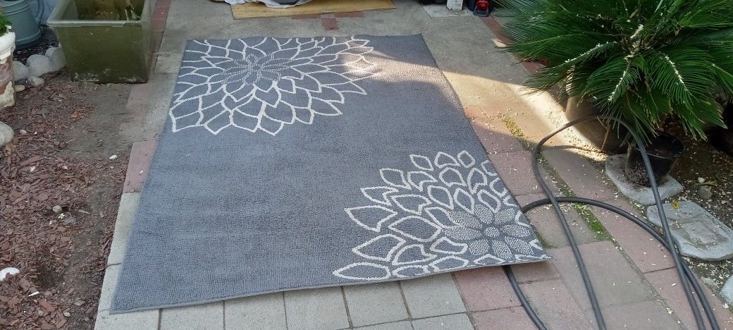 Carpet Pre-owned Good Condition