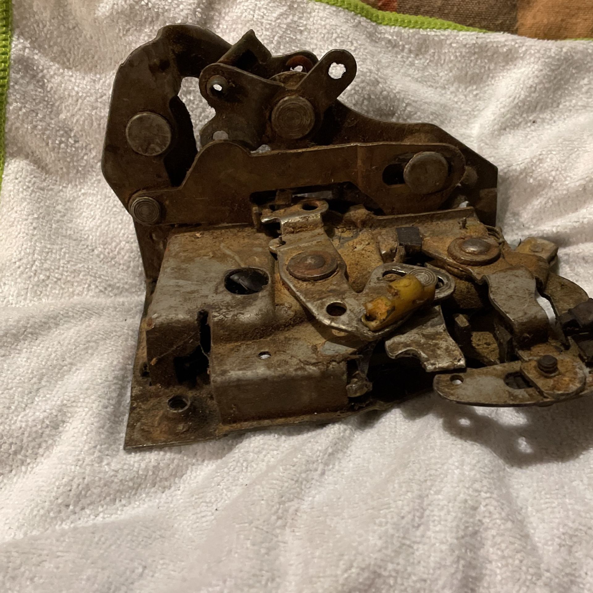Rear RH Rear On Door Latch For 60 -62 Corvette