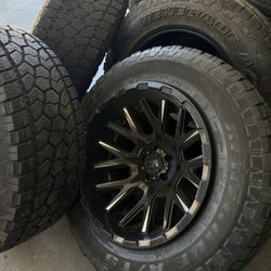 35x12.50R20LT