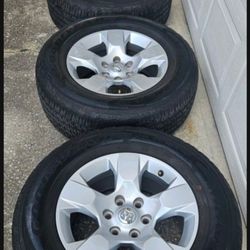 Dodge Ram 1500 Original Tires & Rims