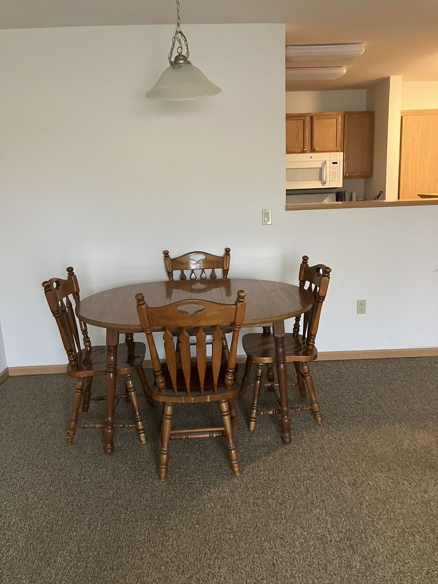 Kitchen Table/4 Chairs 