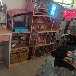 Kid Kraft Wooden Dollhouse 