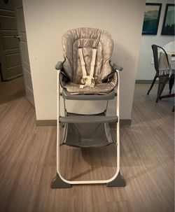 Graco Slim Snacker High Chair - Excellent Condition