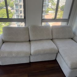 Ashley Sectional Sofa – Cozy & Modern