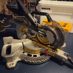 7 1/4" Dewalt Chop Saw Miter Saw 