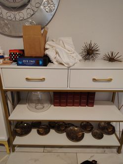Entrance table, white and gold