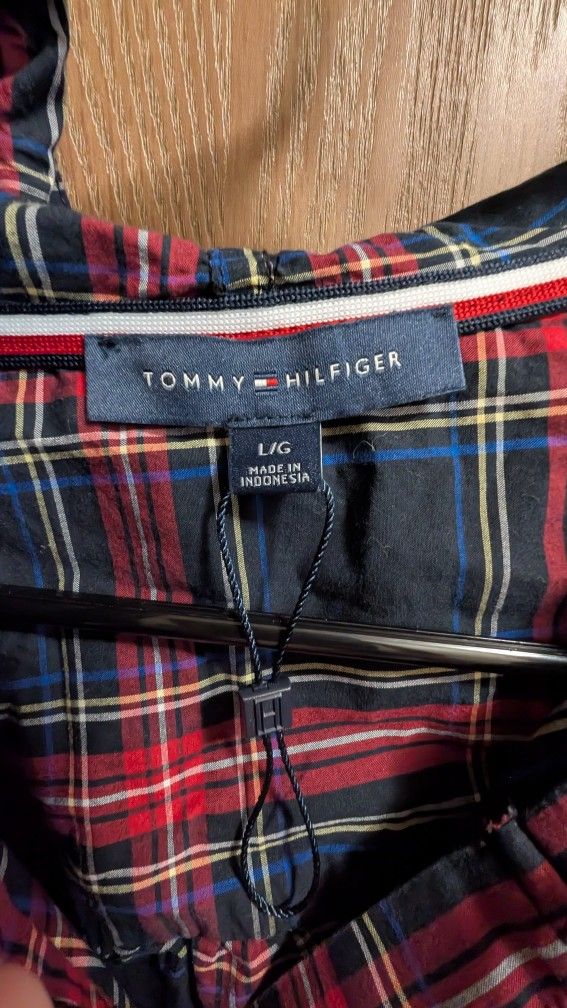 NWOT TOMMY HILFIGER BUTTON DOWN HOOD
