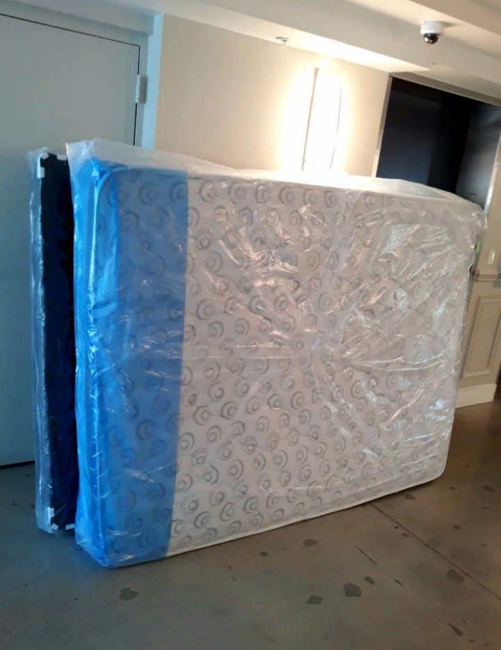 NEW QUEEN PILLOW TOP MATTRESS. Bed frame is not available. Take it home same day ๐