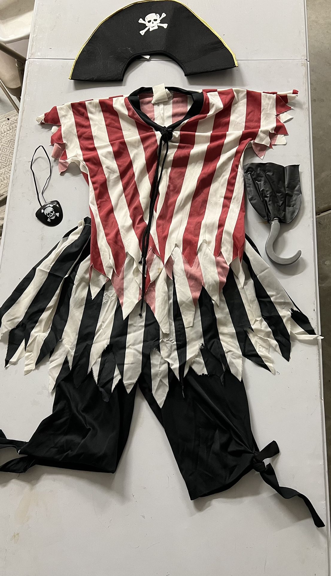 Pirate Costume w/accessories Kids 6 Pcs.