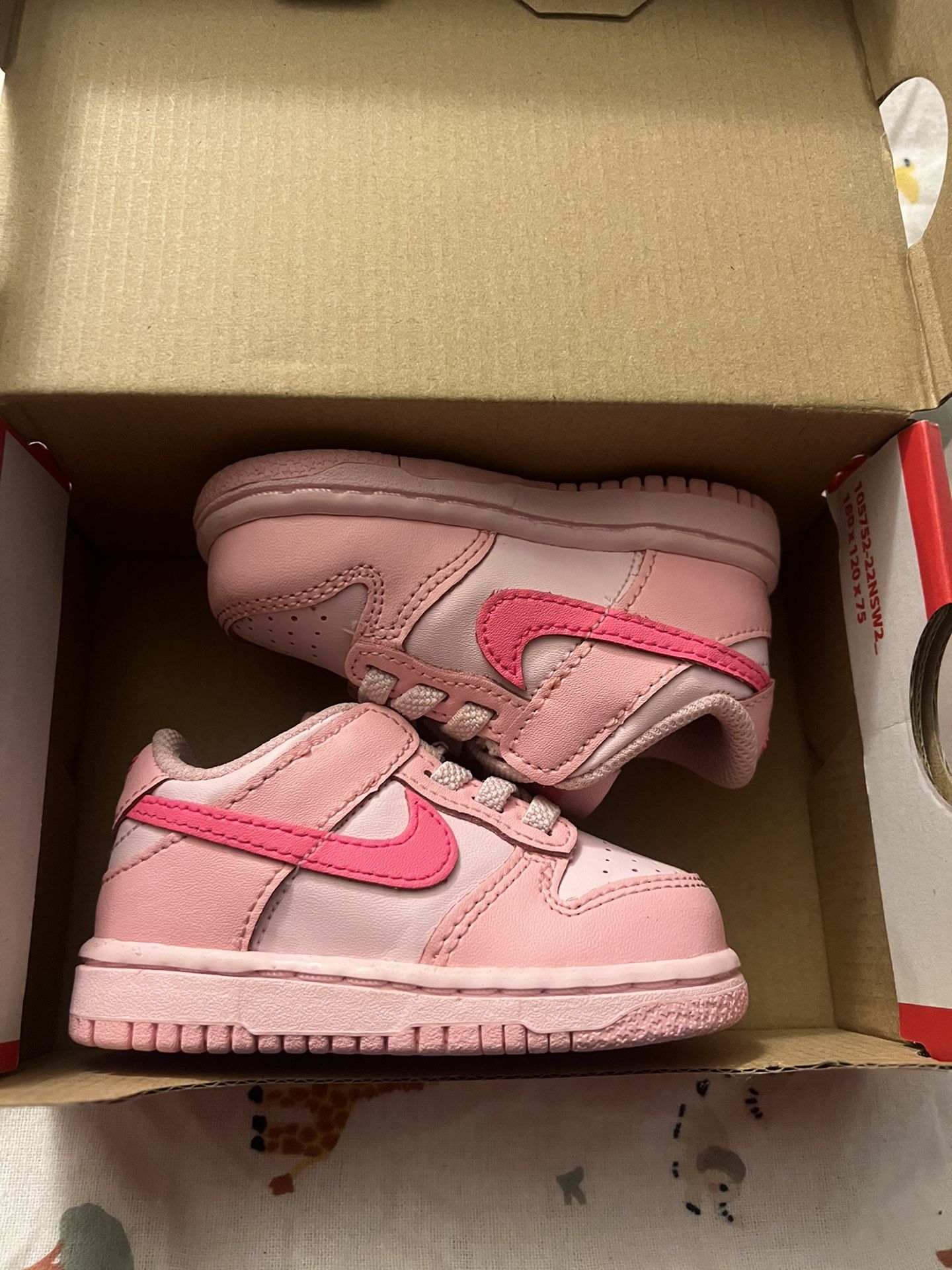 BABY PINK DUNKS