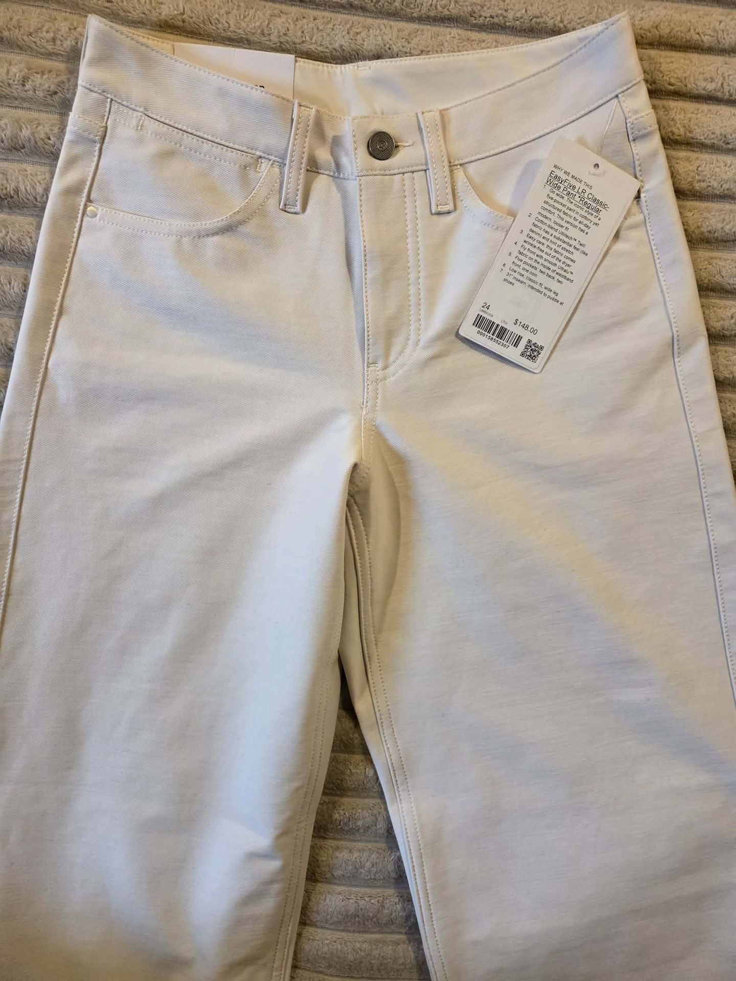 Womens classic wide jeans lululemon size 24, 27,28 available (PRICE FOR EACH)