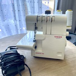 Singer Ultra Look Sewing Machine 