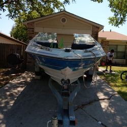 Bayliner Caprice Boat 18 Feet Running Well