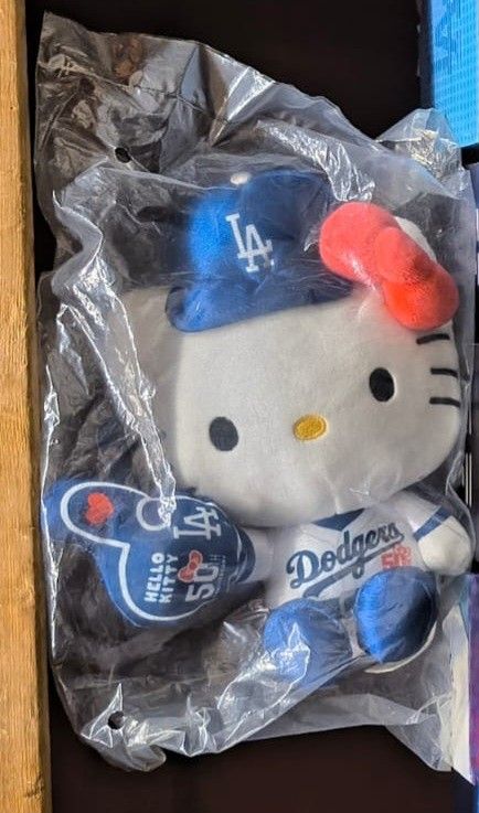 Dodgers Hello Kitty Plush 50th anniversary