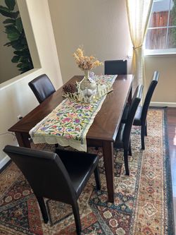 Mor Furniture Dining Table + Chair Set