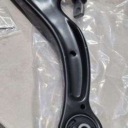 1998----2003 Toyota Sienna, Avalon, Solara ,,Driver Side Lower Control Arm