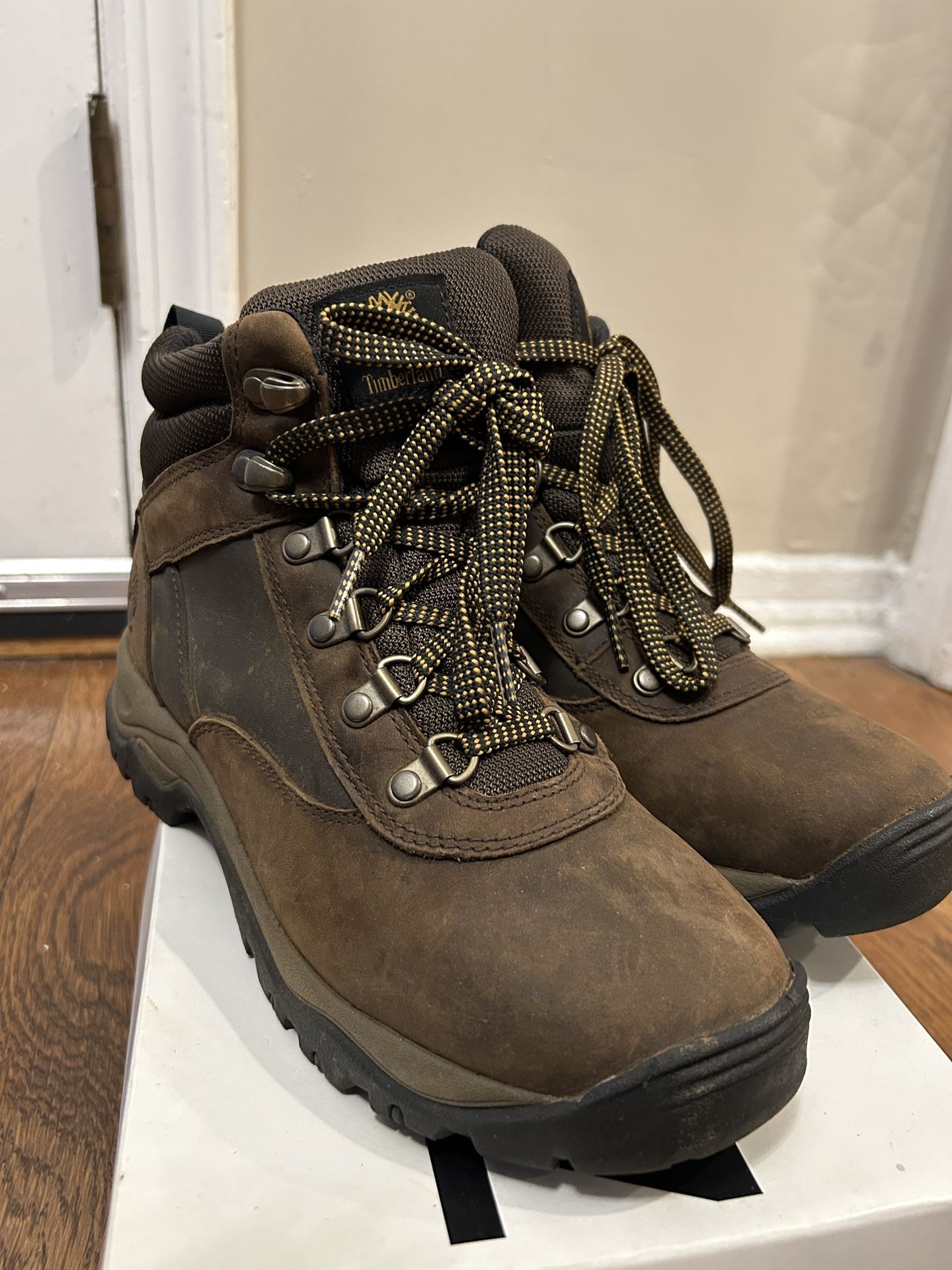 Women’s Timberland Brown Waterproof Ortholite Hiking Boots Size 7