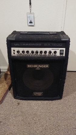Behringer Bass Amp