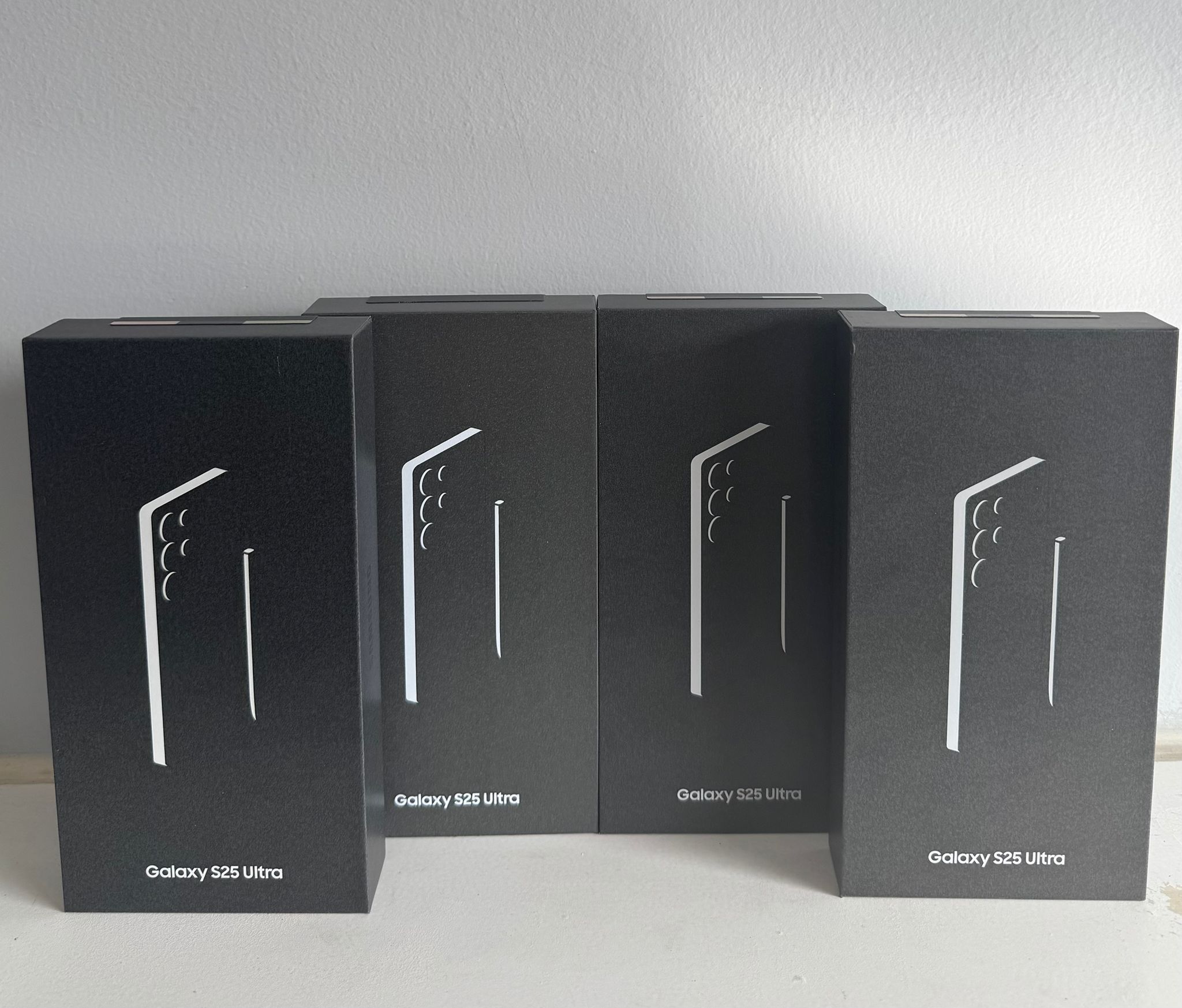 NEW - Samsung S25 Ultra - Factory Unlocked 