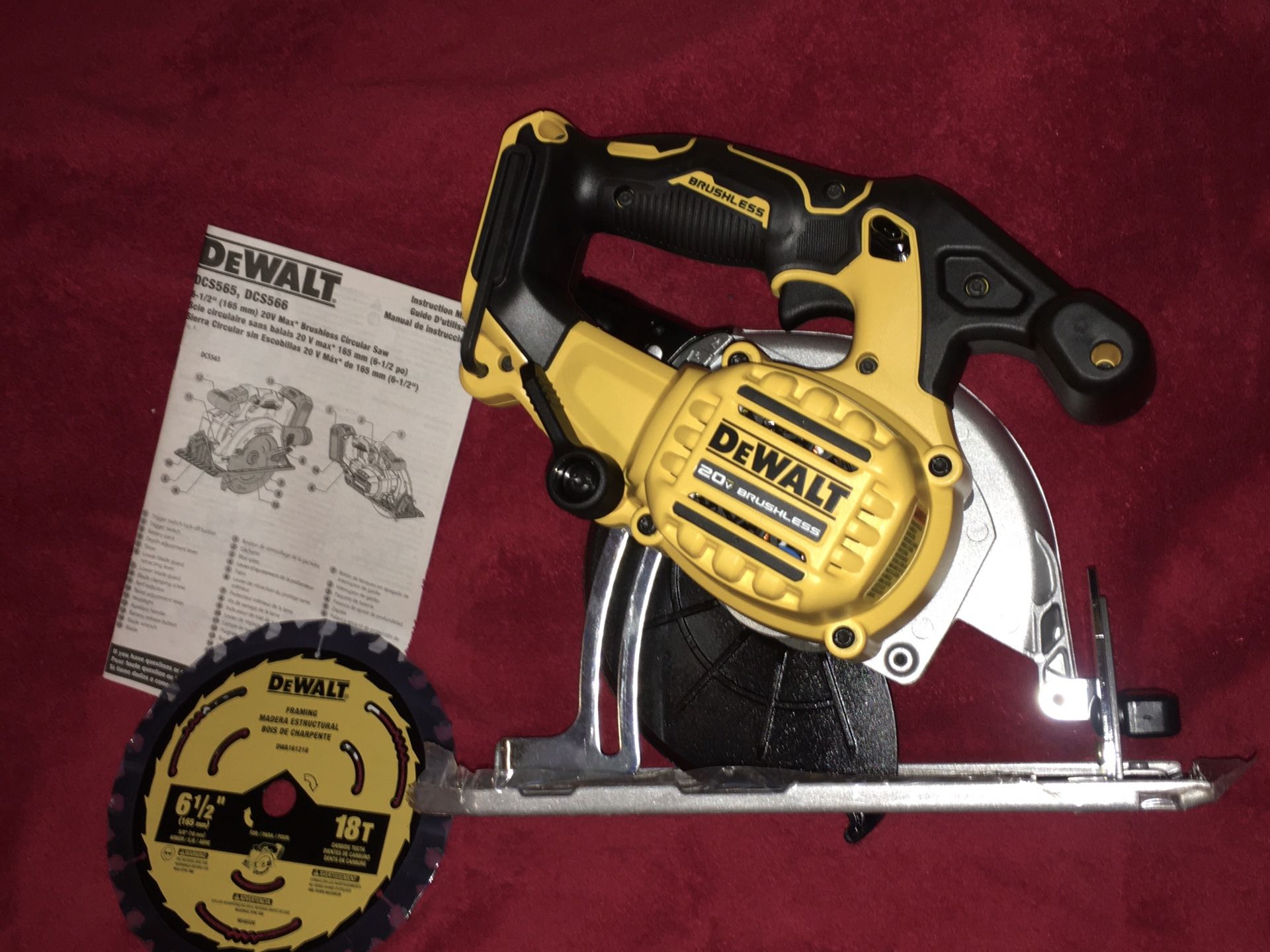 Dewalt Cordless 6.5 in. Circular Saw DCS566j