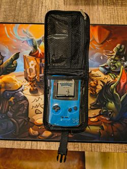 Gameboy Color + Pokemon Blue