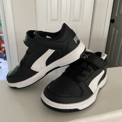 New Puma Kids sneakers Sz 12.5 