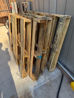 Free** Used Wooden Pallets