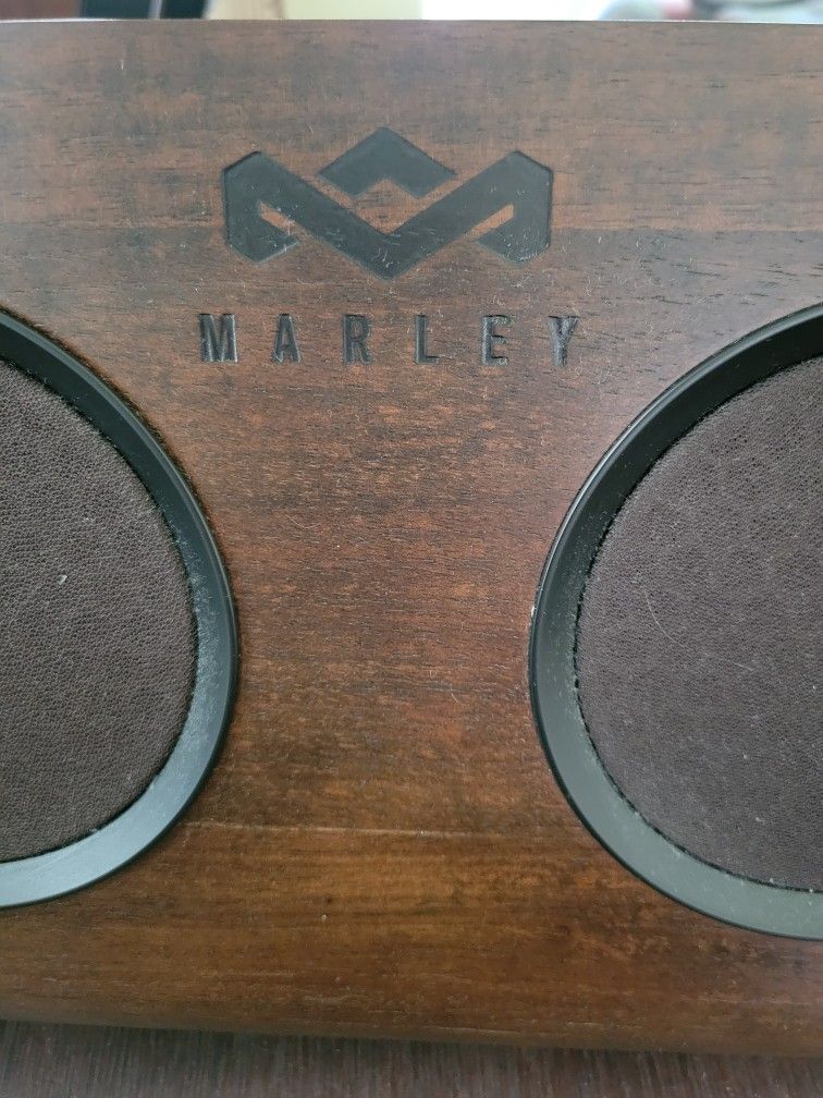 HOUSE OF MARLEY Get Up Stand Up Walnut Speaker