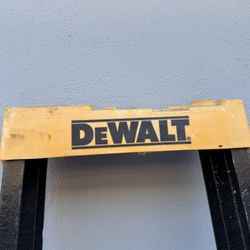 DeWalt 6-Foot Fiberglass Step Ladder, 500-Pound Load Capacity, Type IAA, DXL3810-06