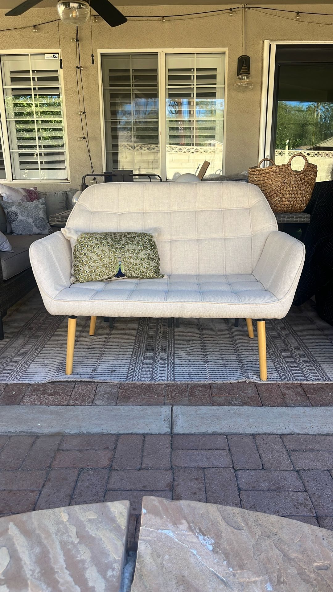 Petite Love seat