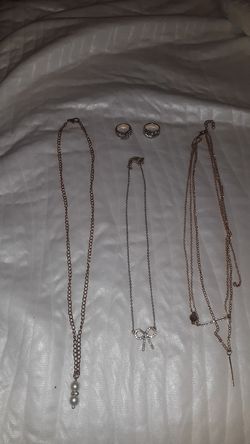 3 necklaces 2 rings
