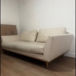 APARTMENT SOFA/COUCH (CRATE & BARREL)