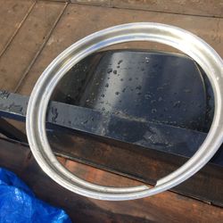 Smooth wheel trim ring