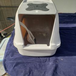 Covered Cat Liter Box with Liter & catnip
