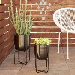 Pretty Home Decoration Planter Set Of 2! Brand New