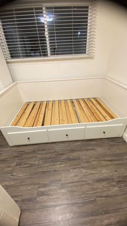 IKEA HEMNES Daybed Frame with 3 Drawers