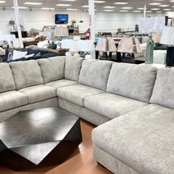 New Large Sectional 🔥🔥 AVAILABLE NOW 
