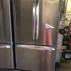 New Open Box Oh French Style Refrigerator With Internal Water/ice Dispenser 