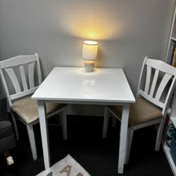 White Table And 2 Chairs 