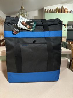 Jumbo Thermal Tote by Rachael Ray , New in it’s original package; Navy Blue
