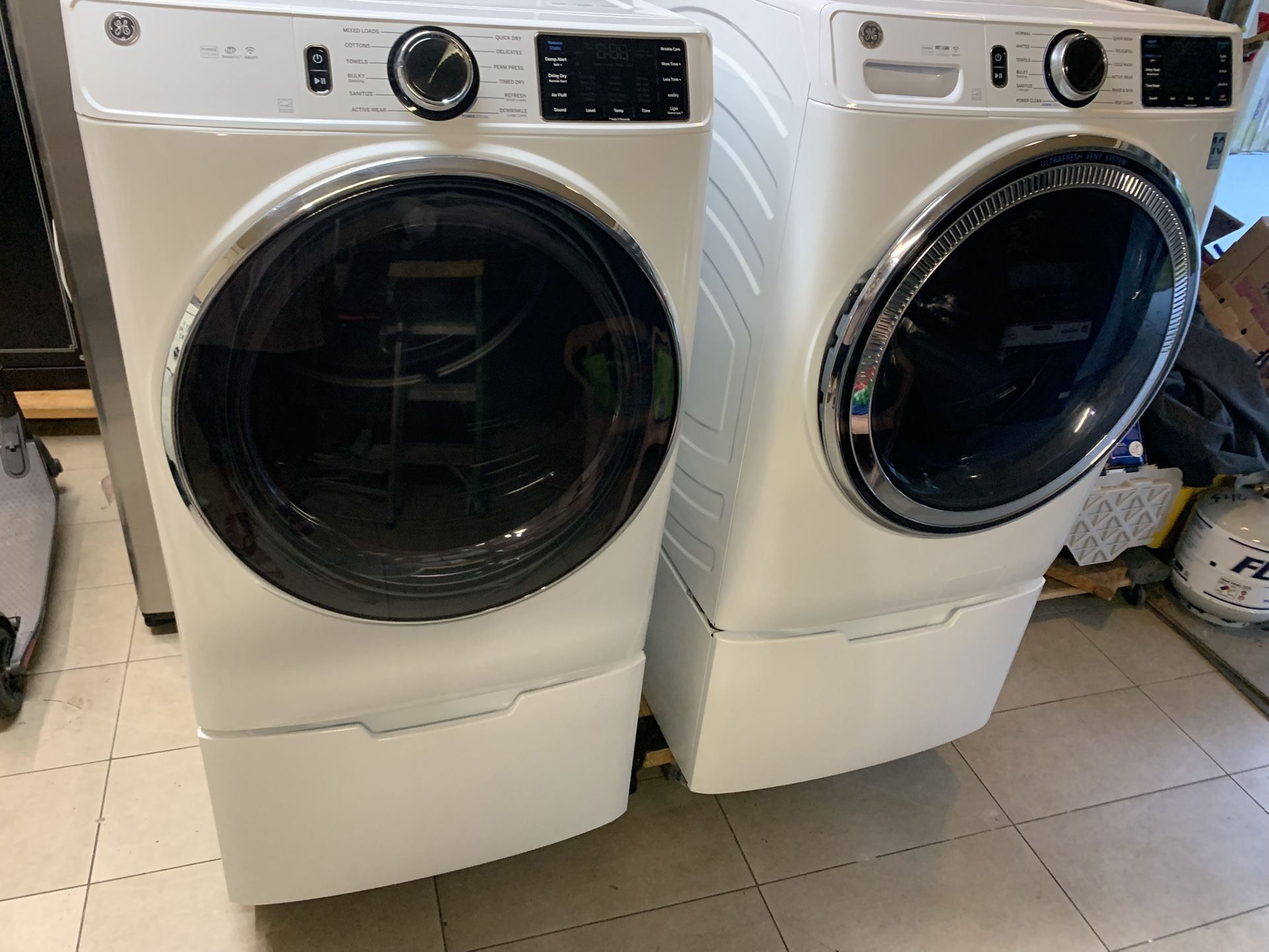 Washer and dryer - Front loader with pedestal high end