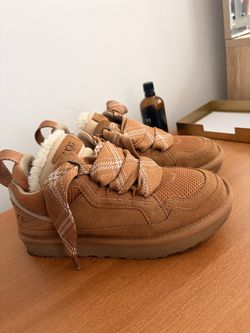 UGG Chestnut Low-Top Sneakers with Shearling Lining
