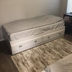 Selling 2 Twin Bed