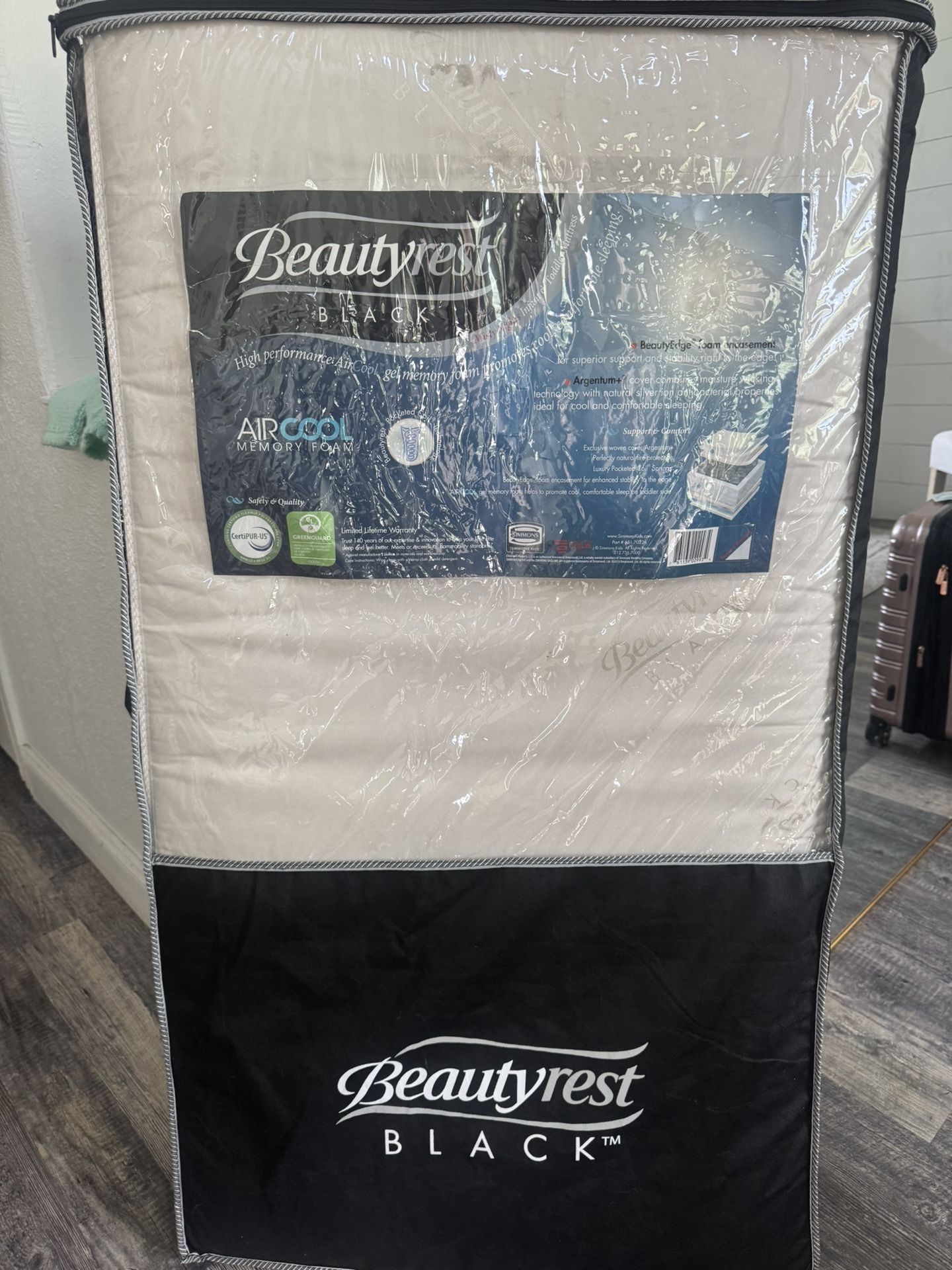 Beauty Rest Black Air Cool Memory Foam Crib Mattress ( brand New )