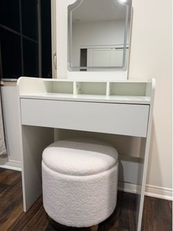 Vanity for sale + ottoman