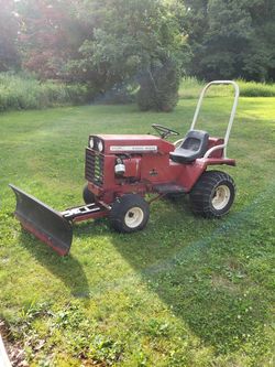 Wheelhorse D 200 factory hydraulic plow
