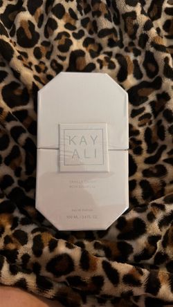 Kayali Vanilla Candy Rock Sugar 42 EDP