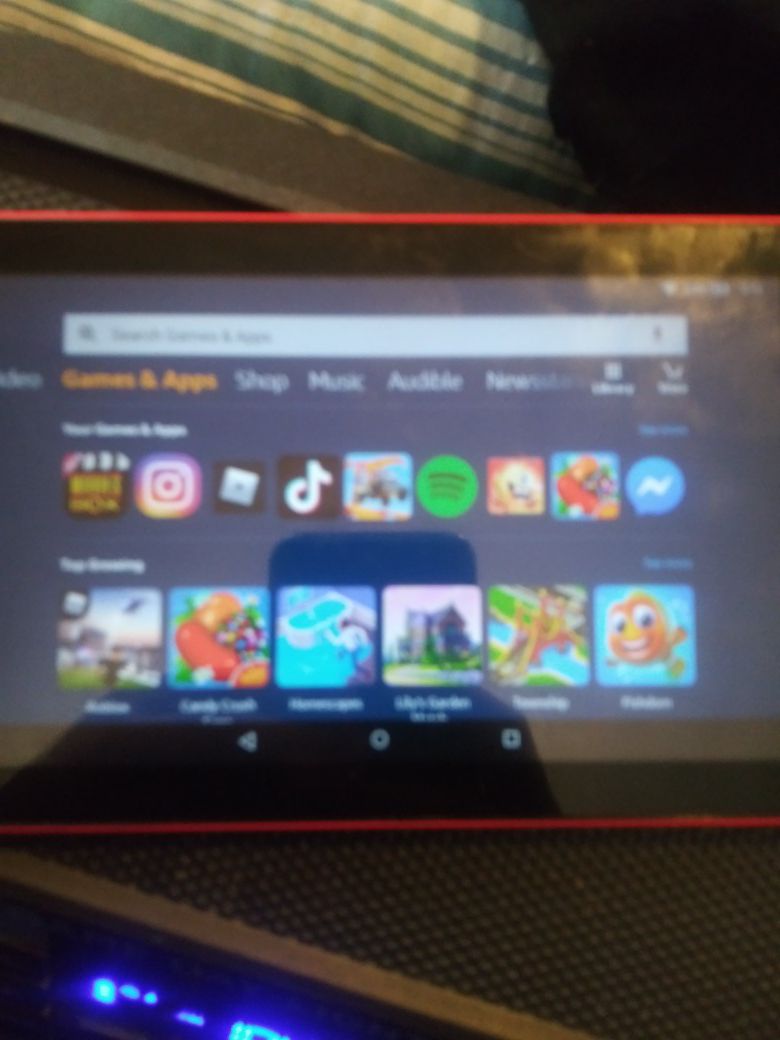 Amazon fire kindle tablet in really good condition works good
